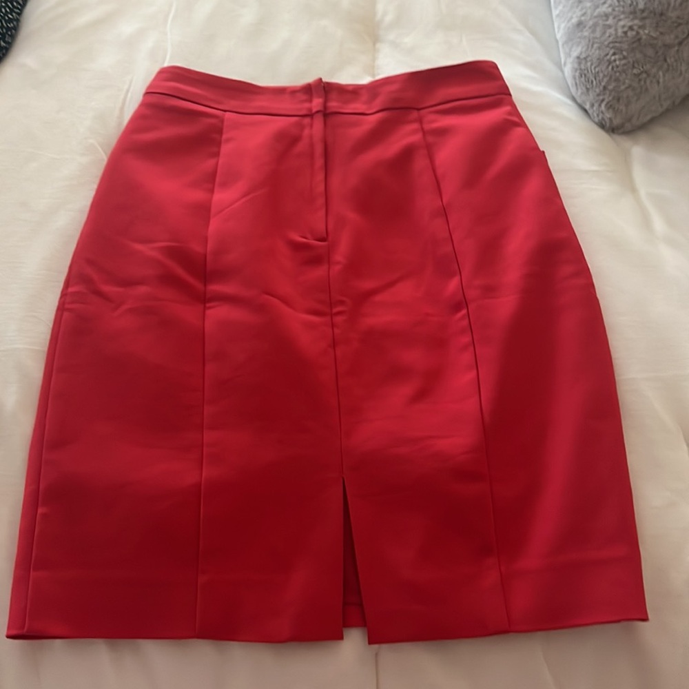 Red skirt - Picture 2 of 2